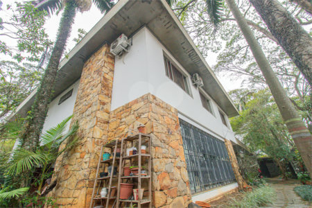 Sobrado à venda com 5 quartos, sendo 2 suítes,  em Granja Julieta, São Paulo, SP