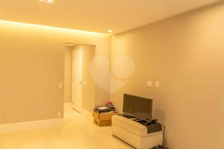 Apartamento à venda com 3 quartos, sendo 1 suíte, em Vila Anastácio, São Paulo, SP