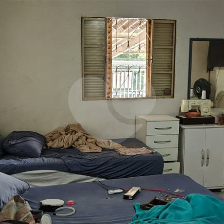 Casa com 150m² , 1 dormitório , 1 vaga de garagem , precisando de reforma , `venda na Penha.