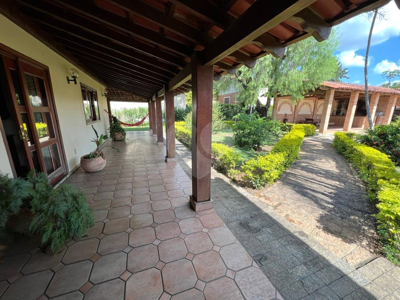 Casa à venda ou para alugar com 4 quartos, sendo 3 suítes, no condomínio Monte Belo, Salto - SP