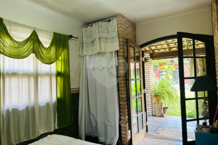 Casa Térrea à venda com 4 quartos, sendo 1 suíte, em Interlagos, São Paulo, SP