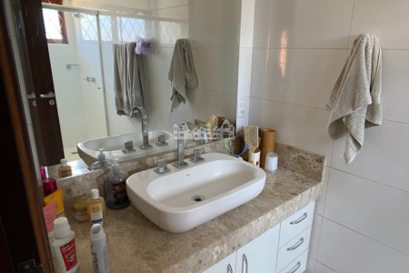 Casa à venda com 3 quartos, sendo 1 suíte, com vista deslumbrante em Recreio Maristela, Atibaia