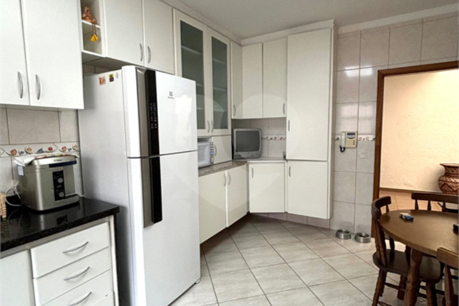 Sobrado à venda com 6 quartos, sendo 5 suítes, em Tremembé, São Paulo, SP