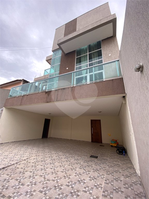 Sobrado à venda com 3 quartos, sendo 1 suíte,  em Jardim Vila Galvão, Guarulhos, SP