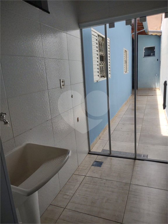 Casa térrea no Cidade Aracy .
