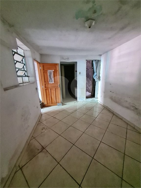 Casa à venda com 6 quartos em Vila dos Remédios, São Paulo, SP