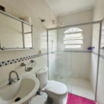 Casa à venda com 4 quartos, sendo 1 suíte,  em Vila Galvão, Guarulhos, SP