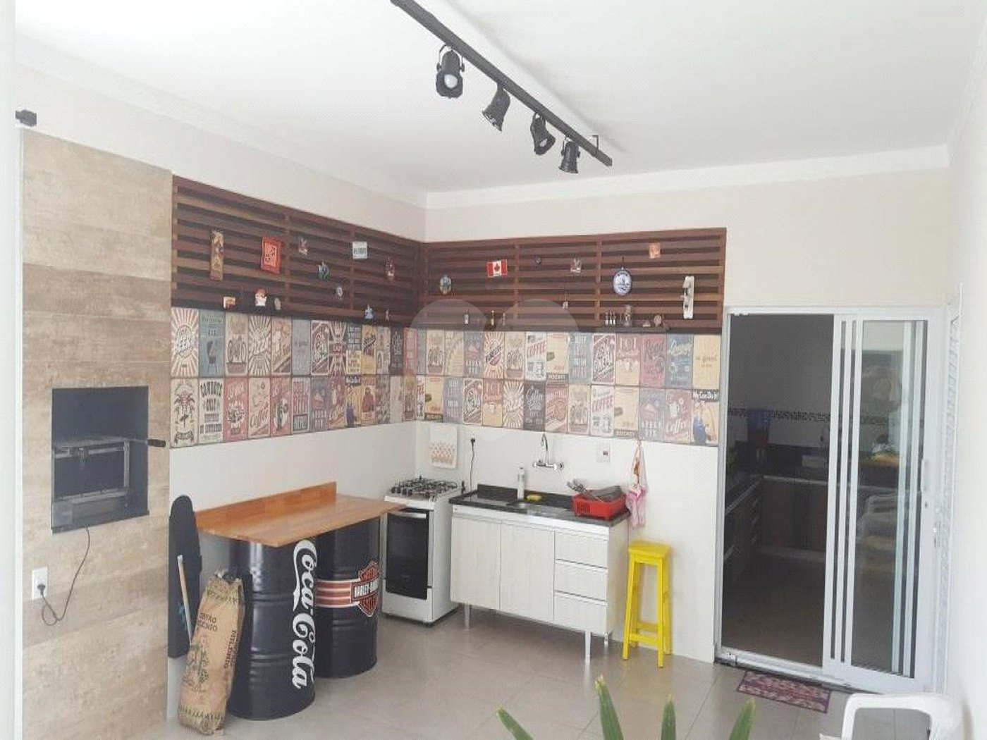 Casa à venda com 4 quartos, sendo 2 suítes, no condomínio Village Ipanema, Araçoiaba da Serra - SP