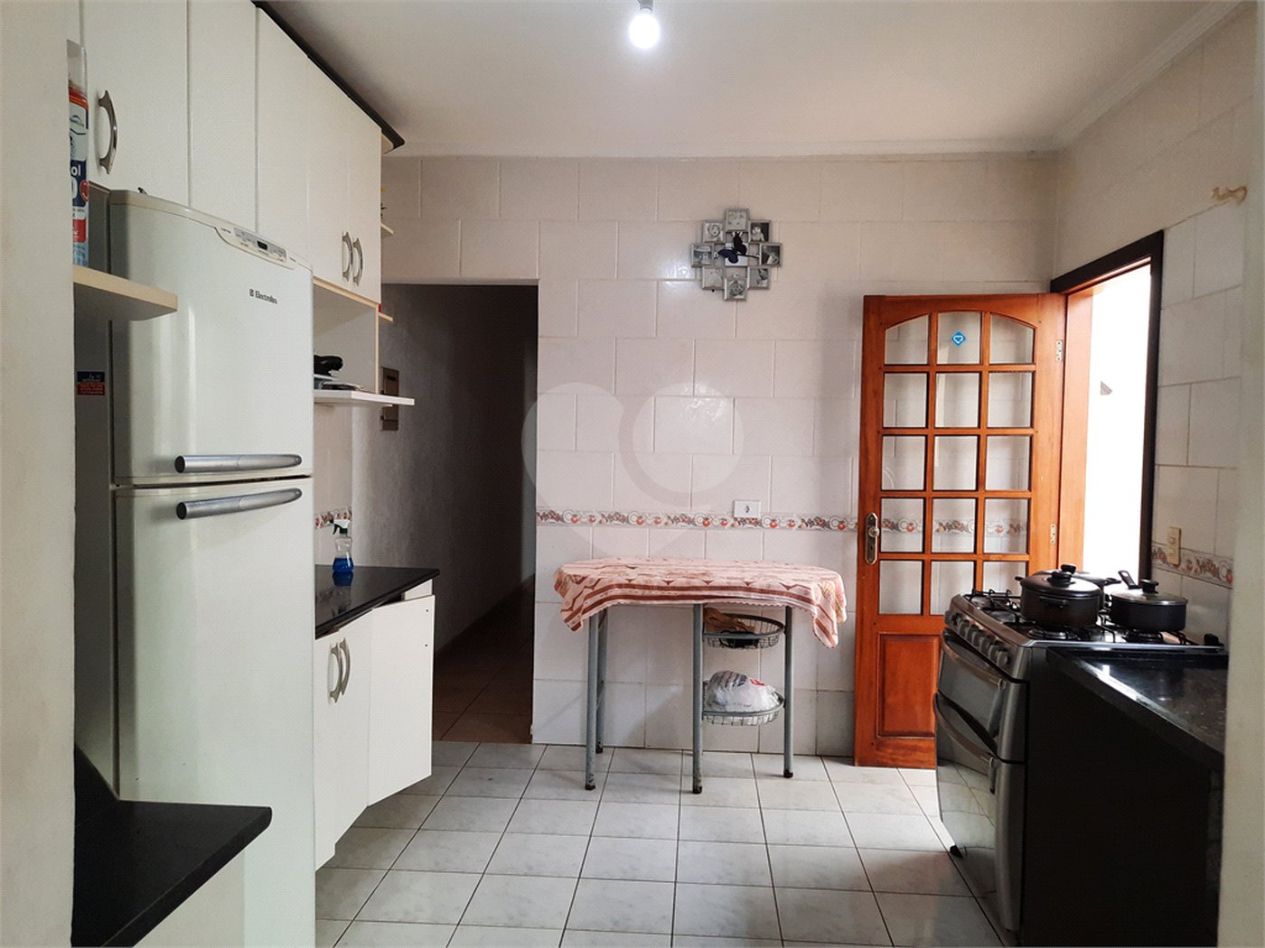 Sobrado à venda com 3 quartos, sendo 1 suíte,  em Vila Suissa, Mogi das Cruzes, SP