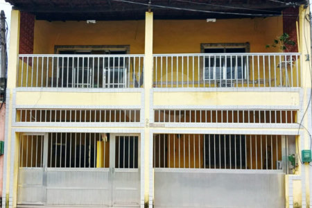 CASA Á VENDA EM SANTÍSSIMO ,ESTRADA DA POSSE ..