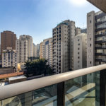 Itaim ! Studio ,muito bem localizado ! vaga de garagem !