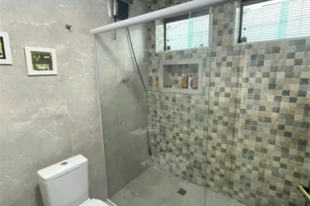 Sobrado à venda com 4 quartos, sendo 2 suítes,  em Lapa, São Paulo, SP