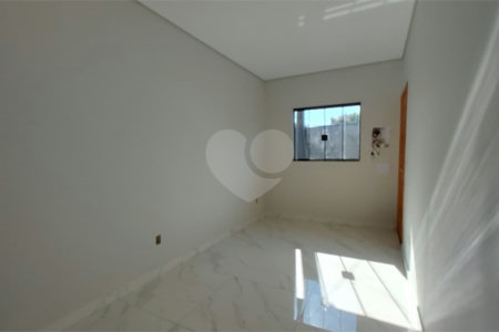 Casa de Vila à venda com 2 suítes em Wanel Ville, Sorocaba, SP