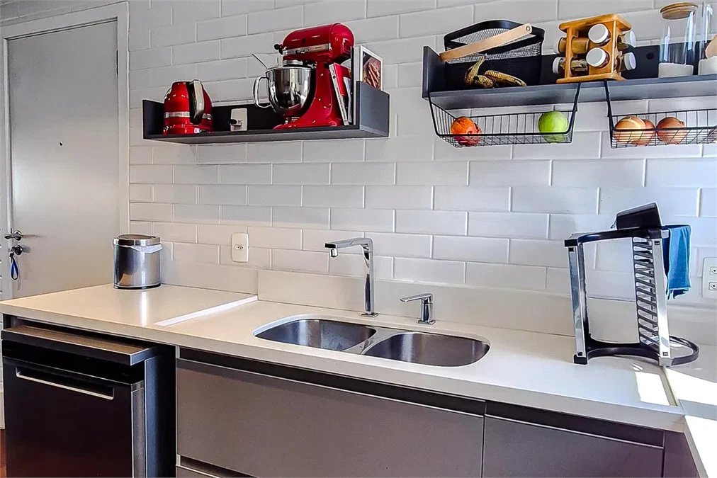 Apartamento à venda com 4 quartos, sendo 3 suítes,  em Vila Romana, São Paulo, SP