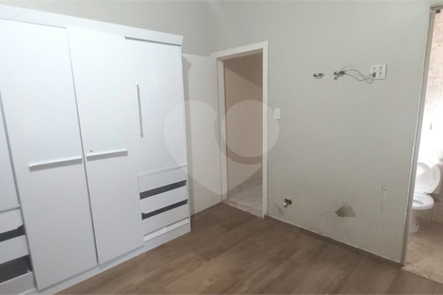 Casa Térrea à venda com 4 quartos, sendo 3 suítes, em Vila Galvão, Guarulhos, SP