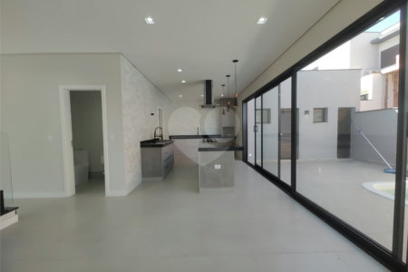 Casa à venda com 3 suítes no condomínio Terras de São Francisco, Sorocaba - SP