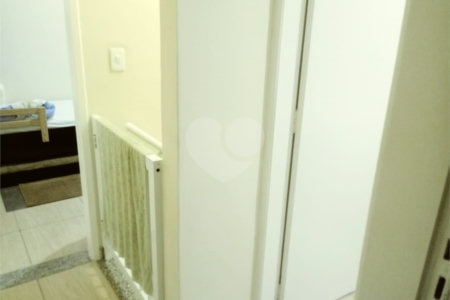 Casa à venda com 2 quartos, sendo 1 suíte, no condomínio Jardim Débora, Poá - SP