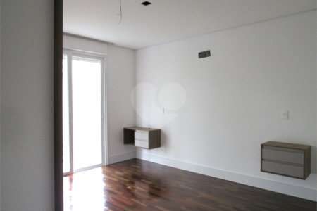 Casa à venda com 4 suítes no condomínio Premiere, São Paulo - SP