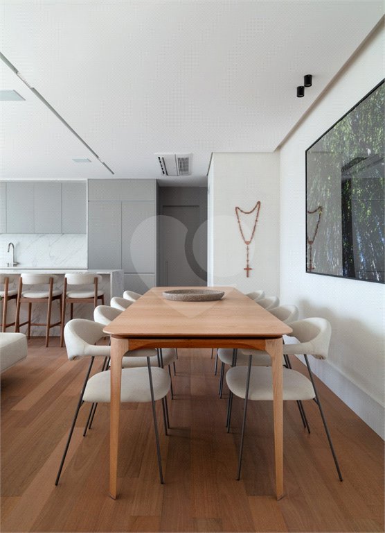Apartamento à venda com 3 suítes em Cerqueira César, São Paulo, SP