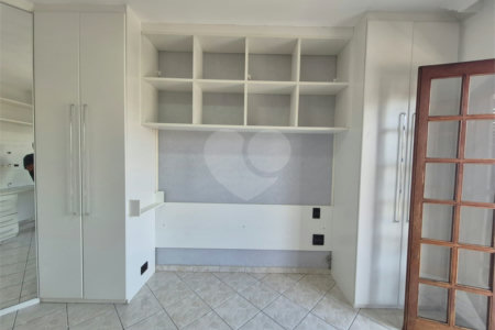 Sobrado à venda com 3 quartos, sendo 1 suíte,  em Vila Fiat Lux, São Paulo, SP