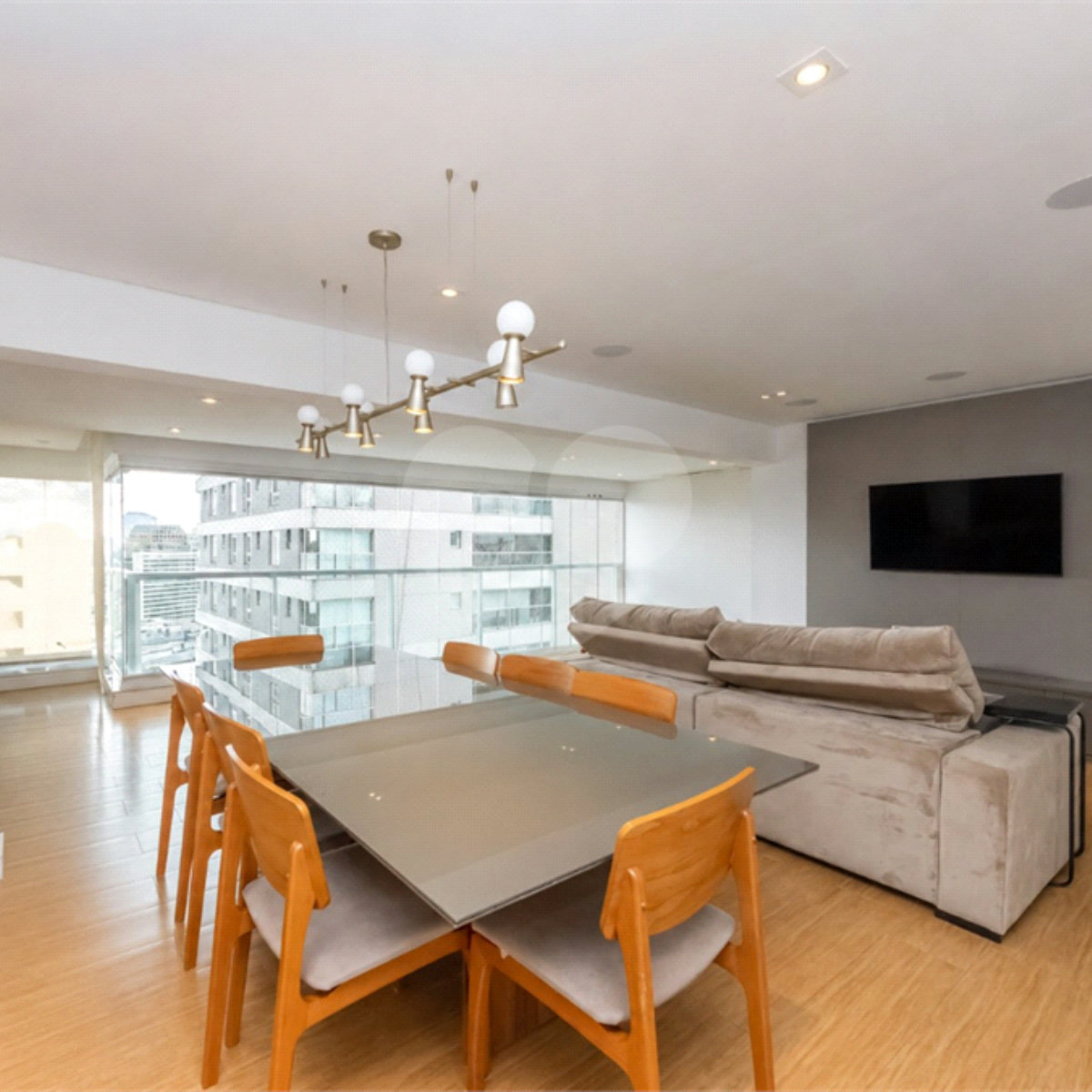 Apartamento à venda com 4 quartos, sendo 3 suítes, em Chácara Santo Antônio (zona Sul), São Paulo, SP