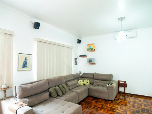 Casa à venda com 3 quartos, sendo 2 suítes,  em Jardim Prudência, São Paulo, SP