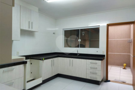 Sobrado à venda com 3 quartos, sendo 1 suíte, em Vila Medeiros, São Paulo, SP
