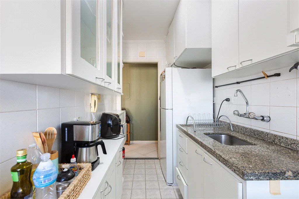Apartamento à venda com 2 quartos, sendo 1 suíte,  em Vila Hamburguesa, São Paulo, SP