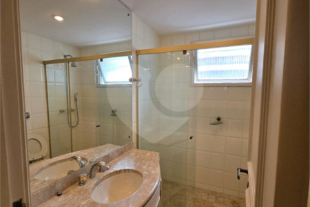 Apartamento à venda com 3 quartos, sendo 1 suíte, em Indianópolis, São Paulo, SP
