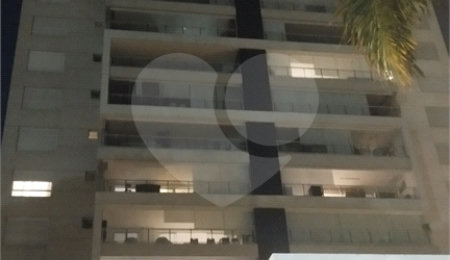Apartamento à venda ou para alugar com 3 suítes em Vila Anastácio, São Paulo, SP