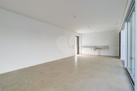 Casa à venda ou para alugar com 3 suítes no condomínio Jardim Flora, São Paulo - SP