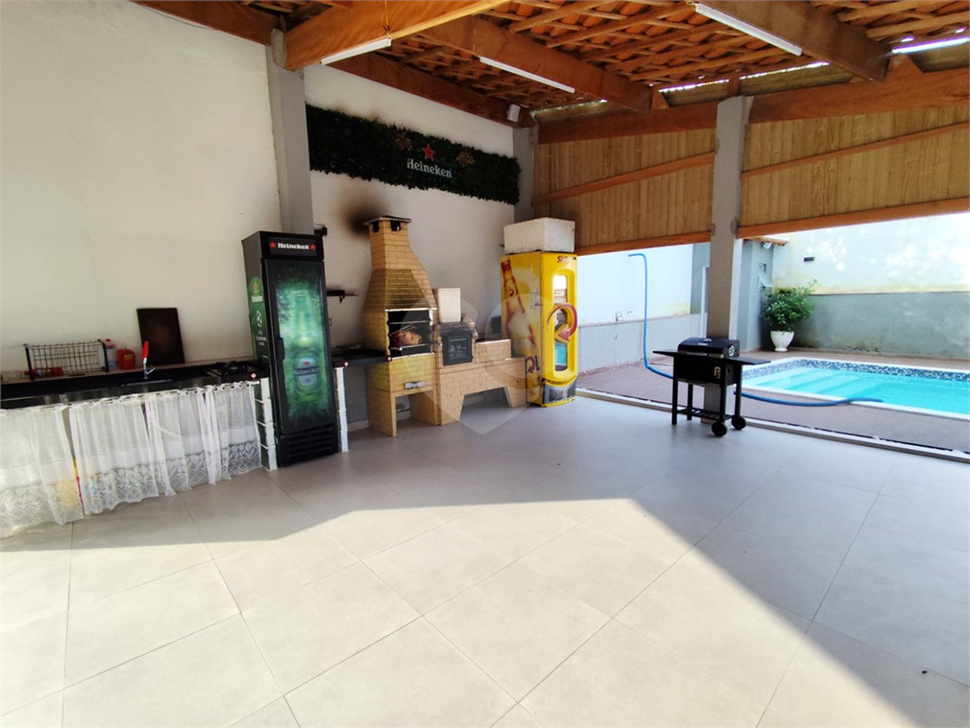 Casa à venda com 3 quartos, sendo 1 suíte, no condomínio Caconde, São Bernardo do Campo - SP
