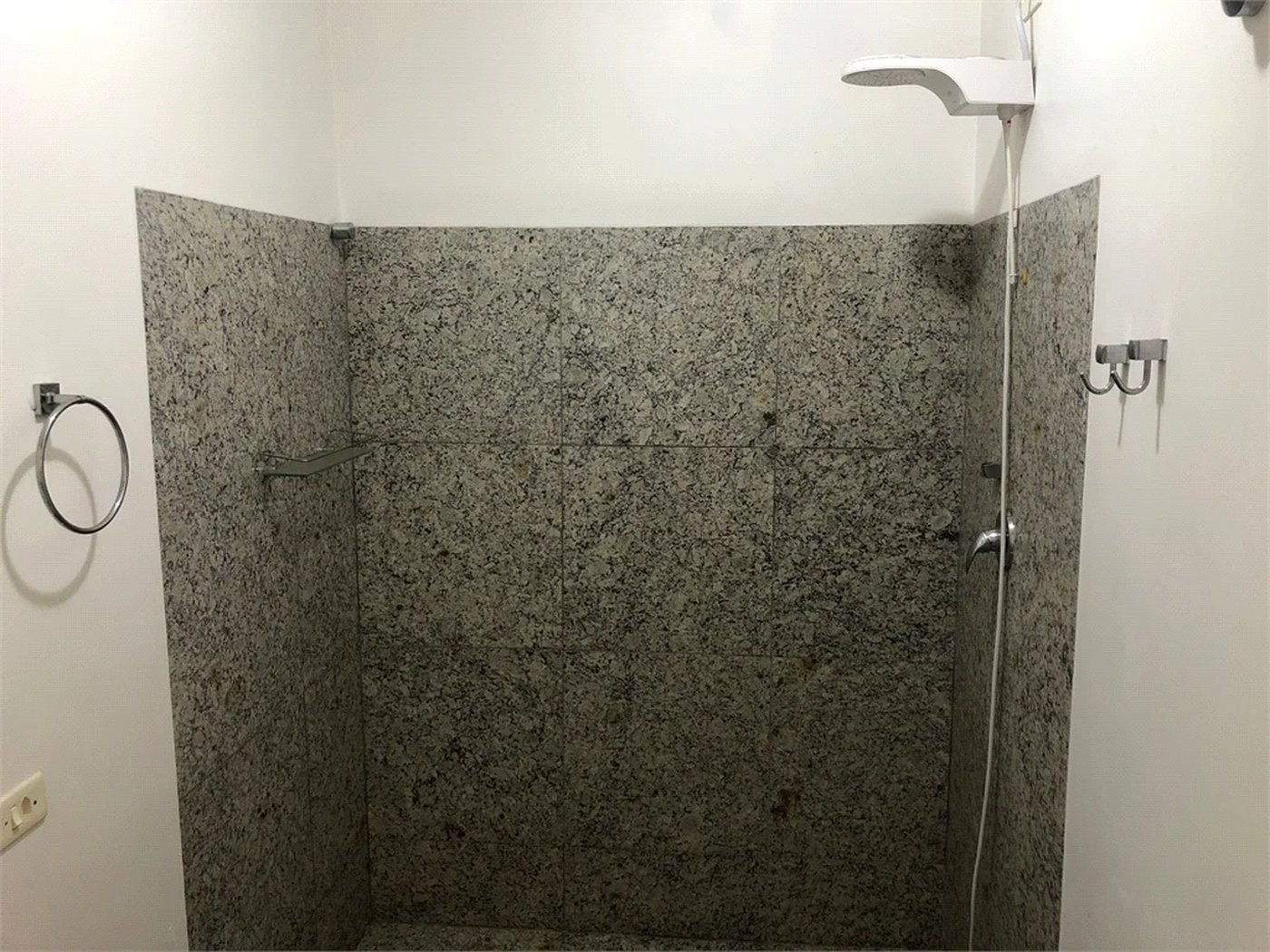 Casa Térrea à venda com 4 quartos, sendo 2 suítes,  em Jardim das Bandeiras, São Paulo, SP