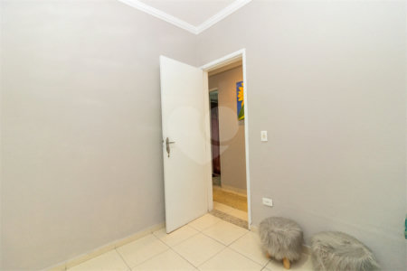 Casa à venda com 3 quartos, sendo 1 suíte, em Chora Menino, São Paulo, SP