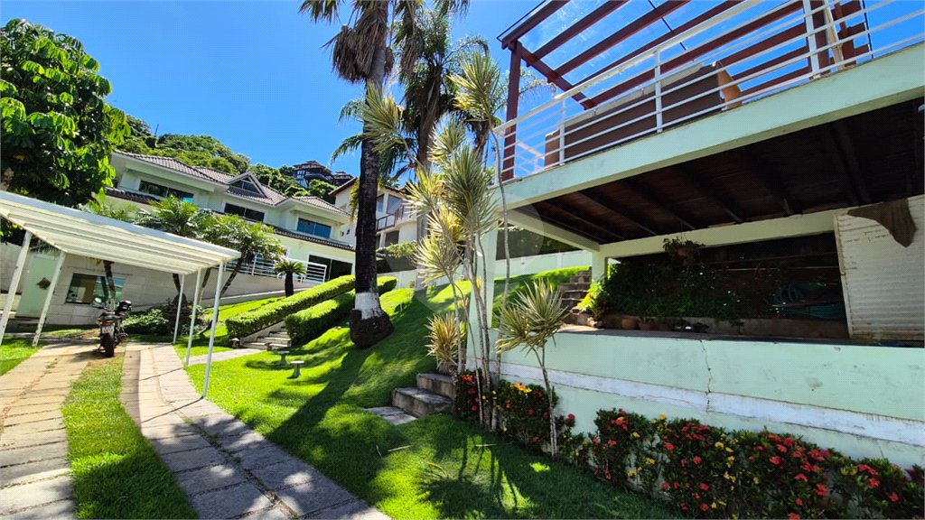 Casa à venda com 6 quartos, sendo 4 suítes, em Ferradura, Armação dos Búzios, RJ