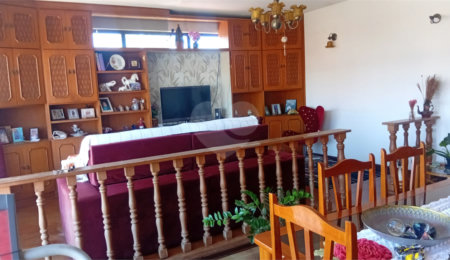 Casa à venda ou para alugar com 7 quartos, sendo 1 suíte,  em Vila Mogilar, Mogi das Cruzes, SP