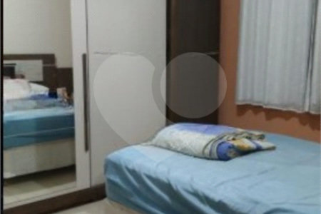 Casa à venda com 5 quartos, sendo 1 suíte,  em Parque do Colégio, Suzano, SP