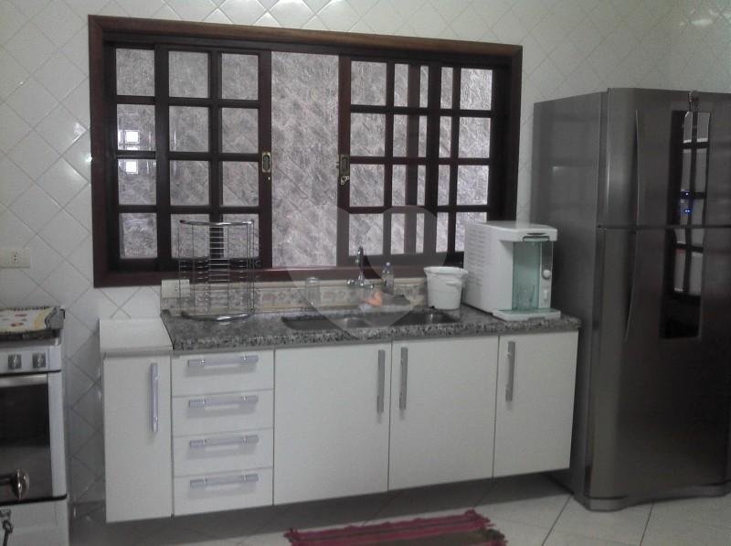 Sobrado à venda com 3 quartos, sendo 1 suíte, em Fazenda Morumbi, São Paulo, SP