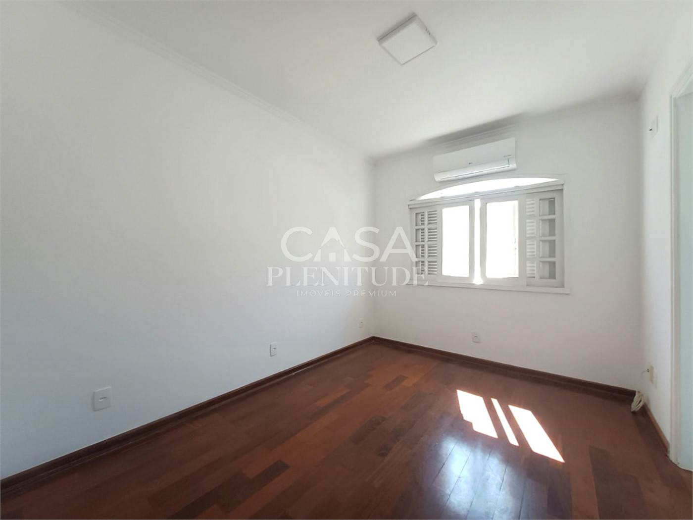 Casa em condomínio à venda com 3 quartos, sendo 2 suítes, em Granja Olga Ii, Sorocaba, SP