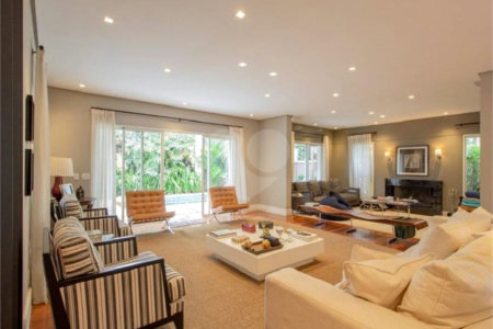 Casa 441m² com 5 dormitórios no Morumbi para venda.