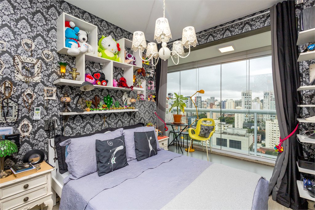 Apartamento à venda com 2 quartos, sendo 1 suíte,  em Vila Olímpia, São Paulo, SP