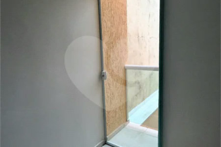 Sobrado à venda com 3 quartos, sendo 1 suíte, em Vila Vitório Mazzei, São Paulo, SP