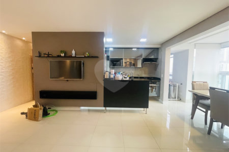 Apartamento à venda com 2 suítes em Vila Scarpelli, Santo André, SP