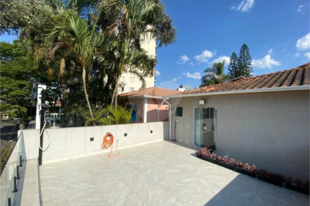 Sobrado à venda com 5 quartos, sendo 4 suítes, em Jardim Prudência, São Paulo, SP