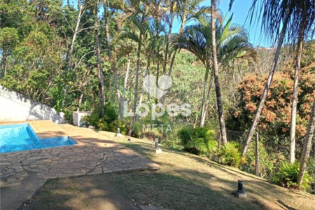 Chácara à venda com 5 quartos, sendo 3 suítes, em Loteamento Residencial Vista Linda, São José dos Campos, SP