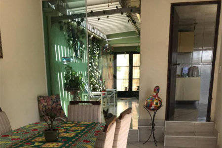 Casa à venda com 2 quartos, sendo 1 suíte, em Jardim Ester, São Paulo, SP
