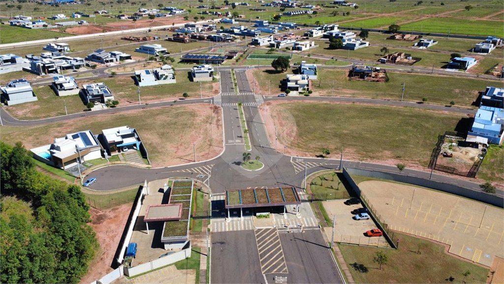 Terreno à venda no condomínio Residencial Villa Dumont, Três Lagoas - MS