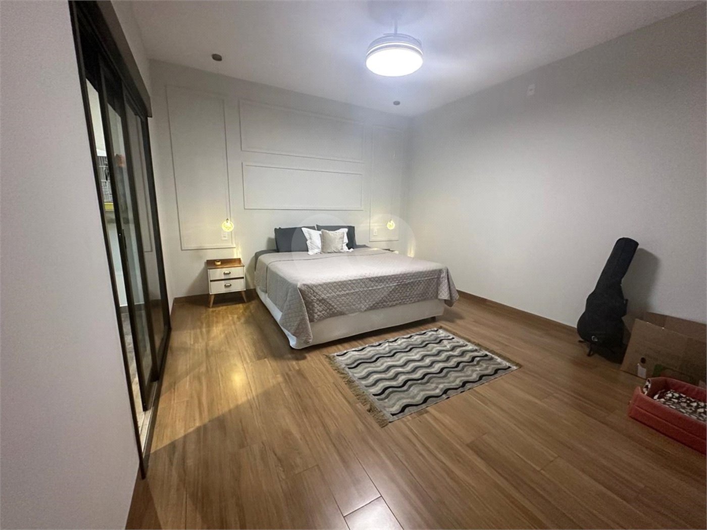 Casa à venda com 4 quartos, sendo 2 suítes, no condomínio Residencial Golden Ville, Itapetininga - SP