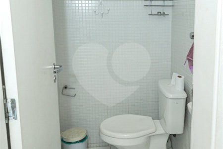 Apartamento à venda com 4 quartos, sendo 2 suítes, em Moema, São Paulo, SP