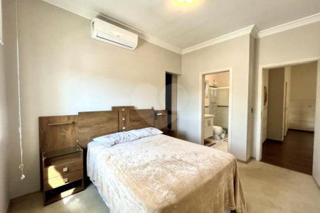 Casa à venda com 5 quartos, sendo 3 suítes, no condomínio Santa Teresa 1, Vinhedo - SP